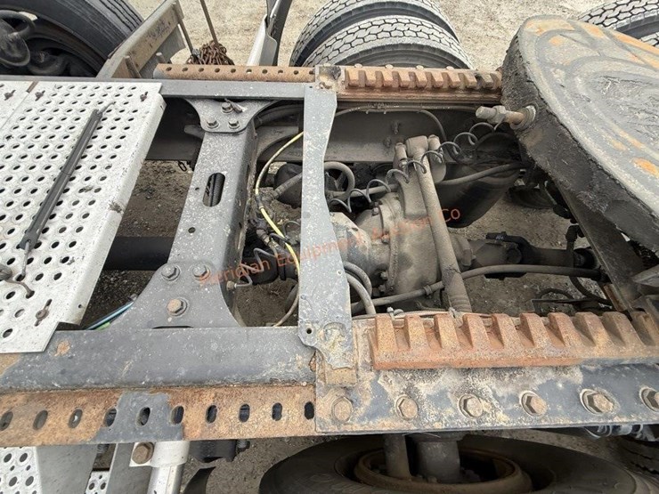 2017-international-prostar-image-42