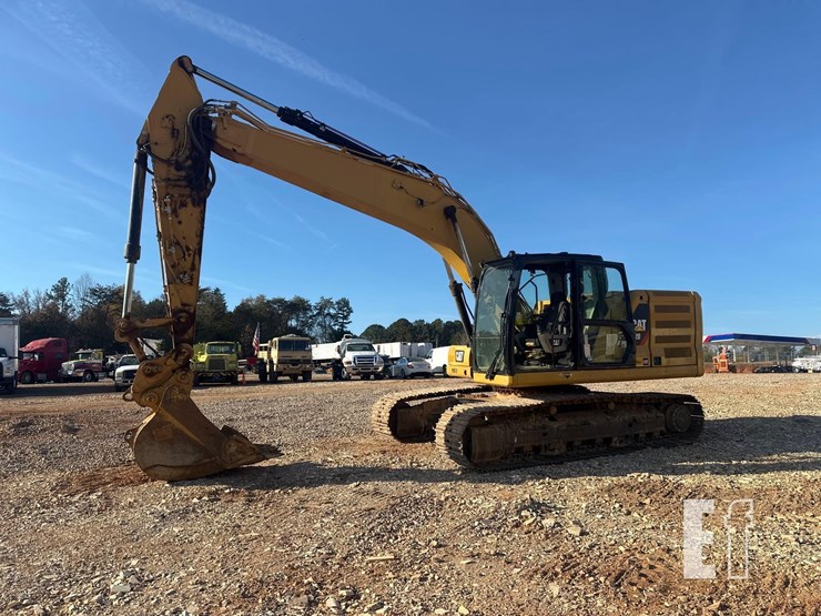 2018-caterpillar-320-image-3