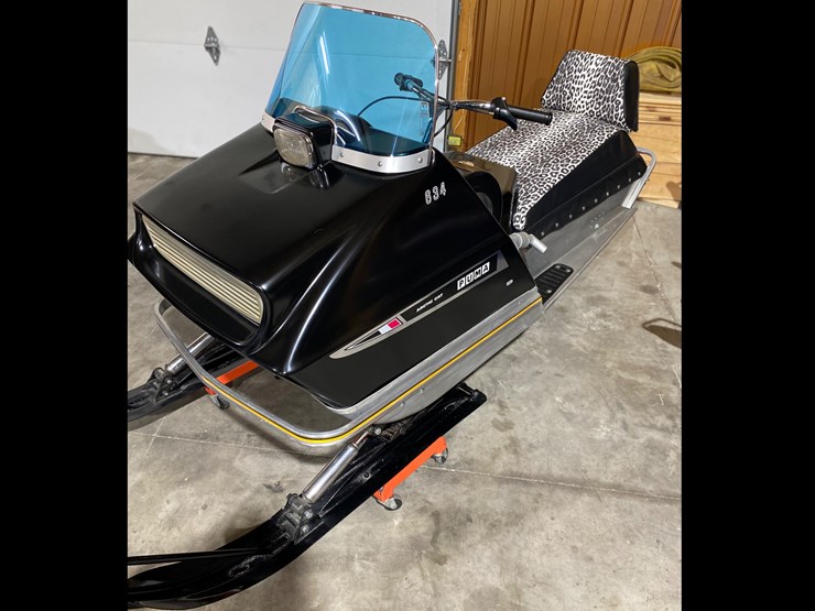 #3800-•-1970-arctic-cat-puma-634-replica-snowmobile-image-1