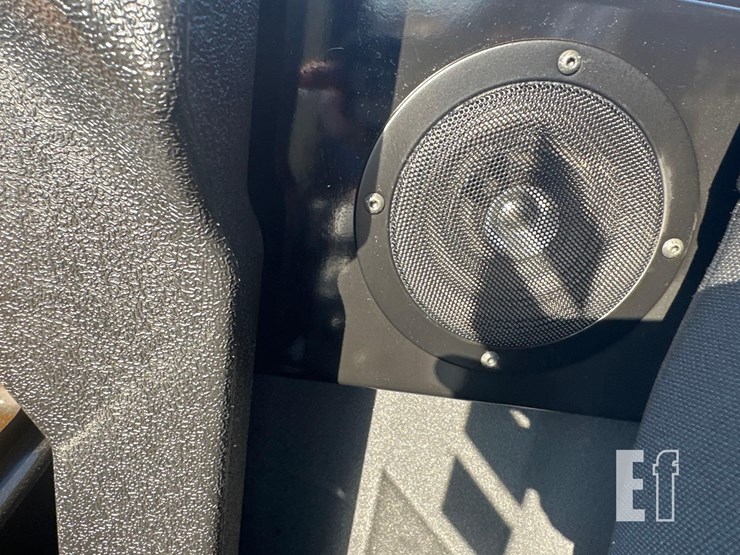 2025-caterpillar-305.5e2-image-27