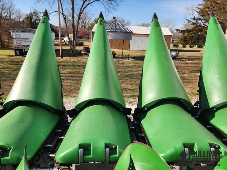 2012-john-deere-608c-image-16