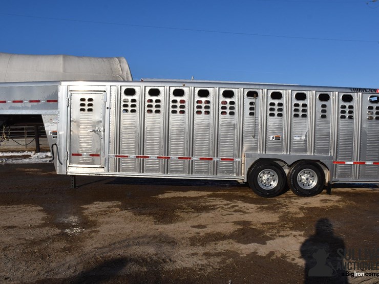 2025-wilson-livestock-trailer-image-8