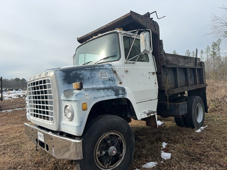 1982-ford-8000-image-14