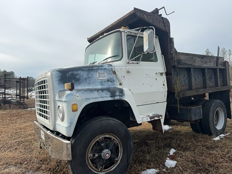 1982-ford-8000-image-15