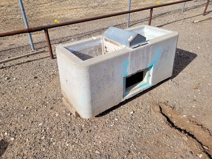 concrete-water-trough-image-1