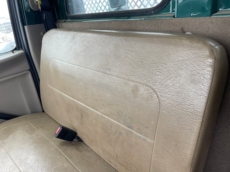 #400-•-2006-sterling-straight-truck-(has-wi-title)-image-87