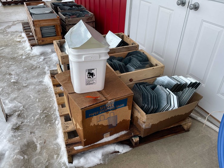 #3541-•-pallet-of-bucket-covers-image-1