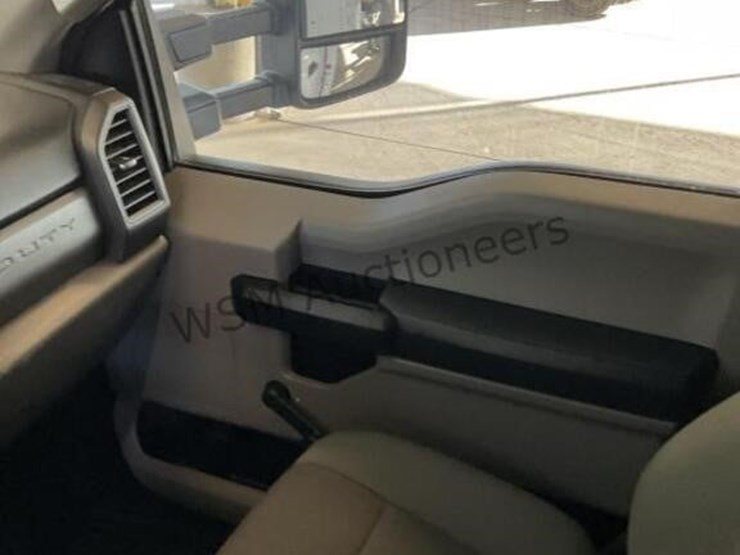 2017-ford-f550-image-24