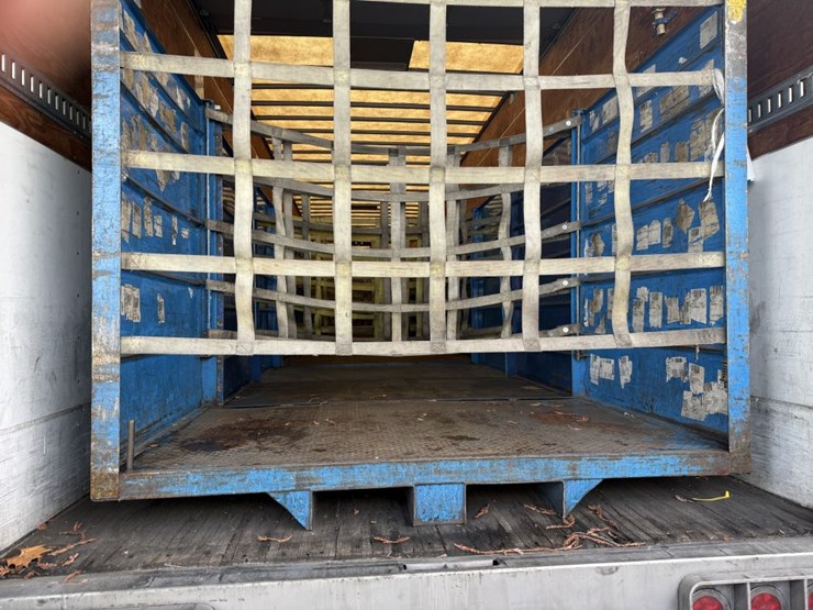 2016-utility-van-image-8