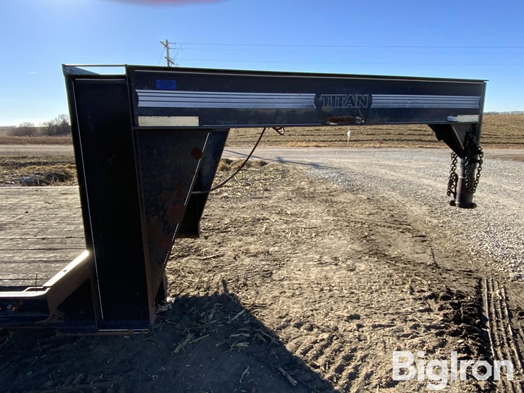 1997-titan-trailer-image-17