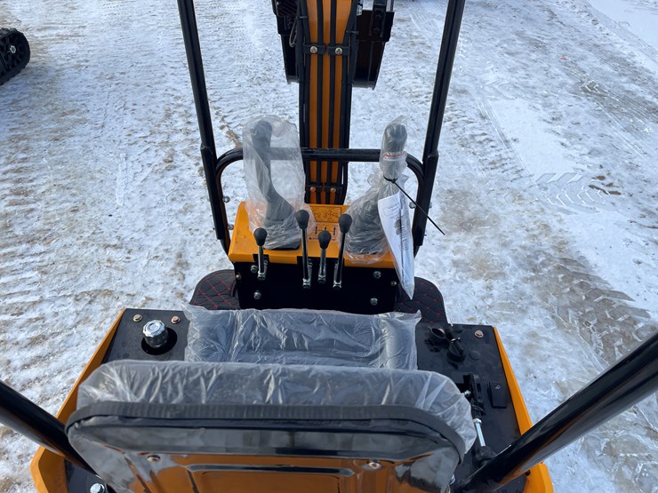 #204-•-miva-va13-mini-excavator-image-16