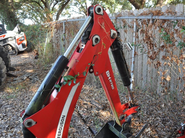 2021-massey-ferguson-gc1723eb-image-15