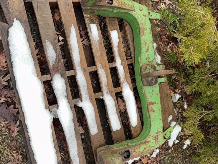 john-deere-quick-hitch;-located-at-7241-roxbury-rd,-charles-city,-va,-please-call-804.837.9940-or-804.651.4404-with-questions-image-6