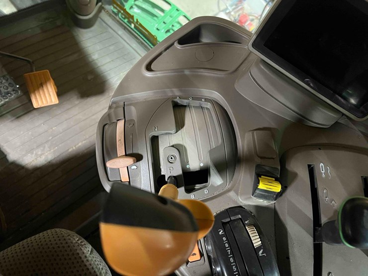 2013-john-deere-6170r-image-22