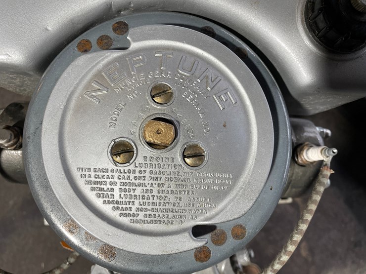 #3819-•-muncie-neptune-twin-4-h.p.-vintage-outboard-boat-motor-image-6