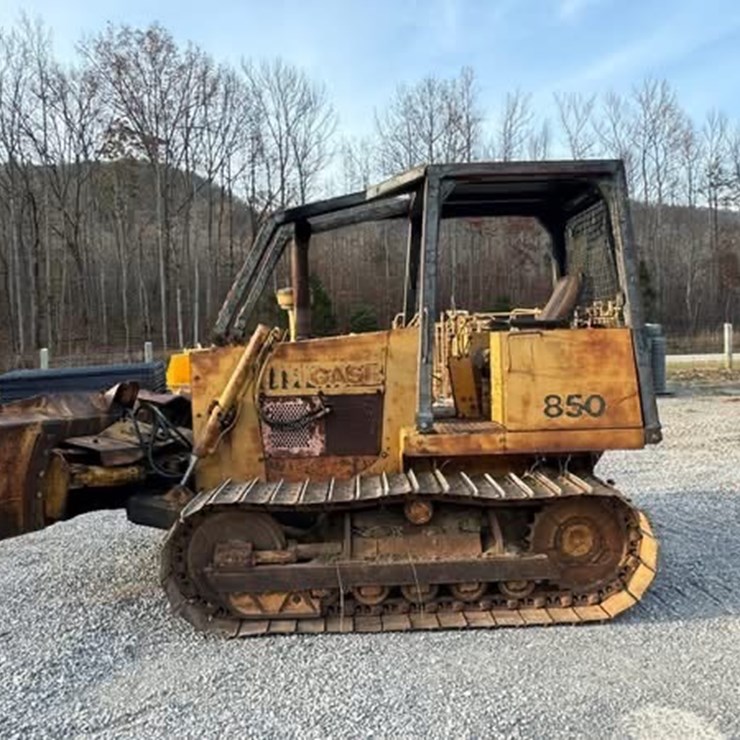 CASE 850