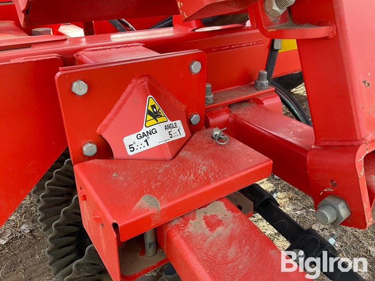 2015-kuhn-8000-excelerator-vertical-tillage-tool-image-17