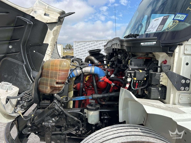 2019-international-durastar-4300-image-7