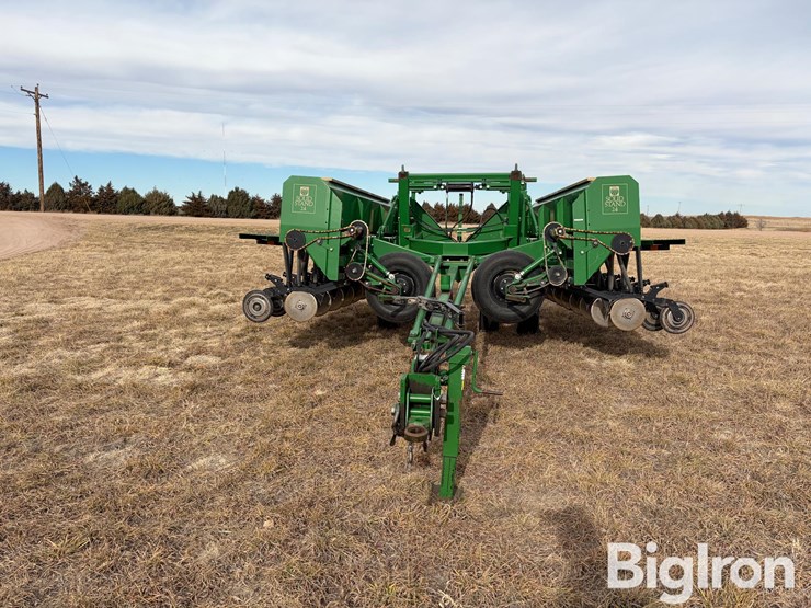 great-plains-solid-stand-24-image-2