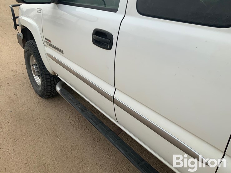 2005-gmc-sierra-2500-image-9