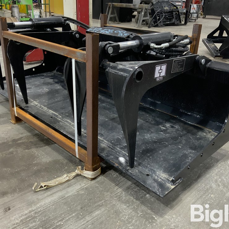 2025 GIYI PG72 72" Skid Steer Plate Grabber Grapple Bucket