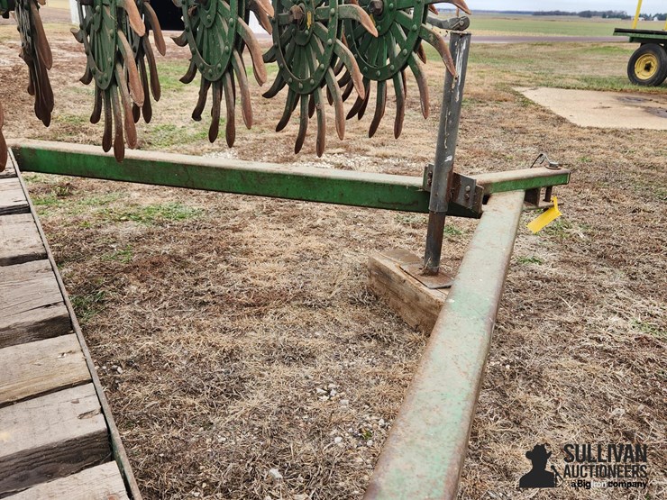 john-deere-donahue-t/a-implement-trailer-image-11