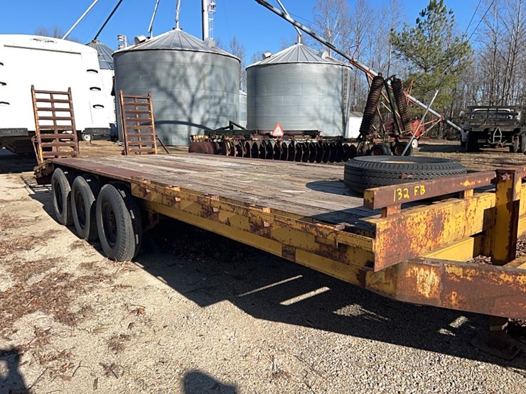 intl-trailer,-6-wheel,-18-ft-flat-with-4-ft-ramps;-located-at-7241-roxbury-rd,-charles-city,-va,--please-call-804.837.9940-or-804.651.4404-with-questions-image-2