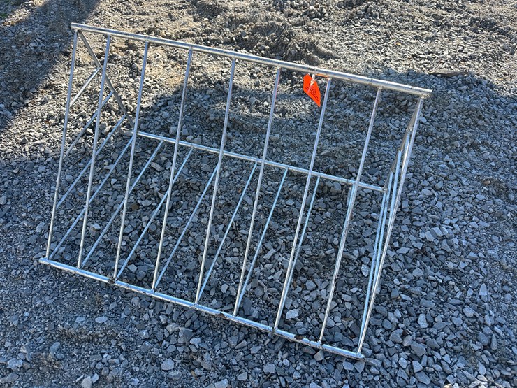 #1029-•-hanging-hay-mangers-image-1