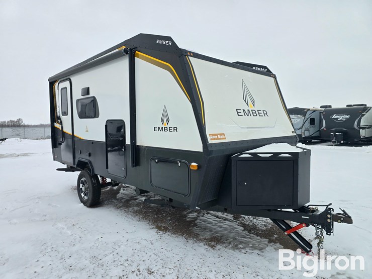 2022-ember-overland-171fb-travel-trailer-image-3