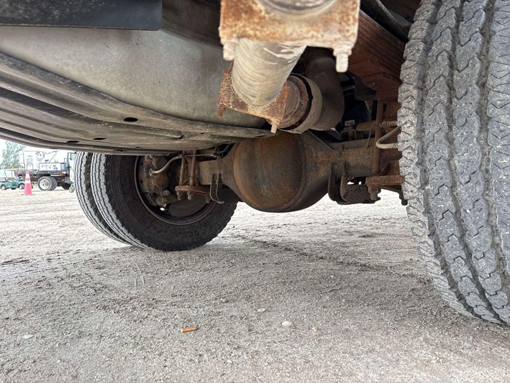 2012-ford-f550-image-38