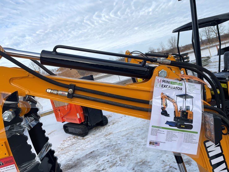 #202-•-miva-va15-mini-excavator-image-27