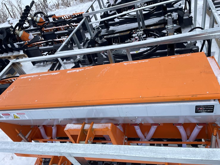 caterpillar-12-image-8