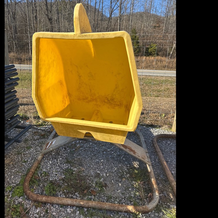 #1063 • Mineral Feeder