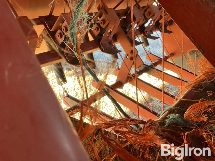 1995-hesston-4900-image-16