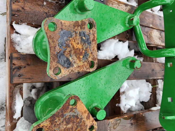 2024-john-deere-440r-image-16