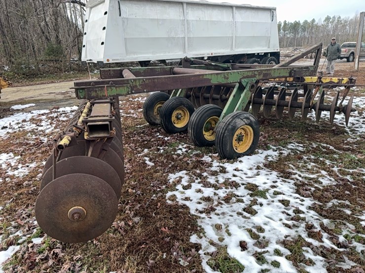 john-deere-340-image-41