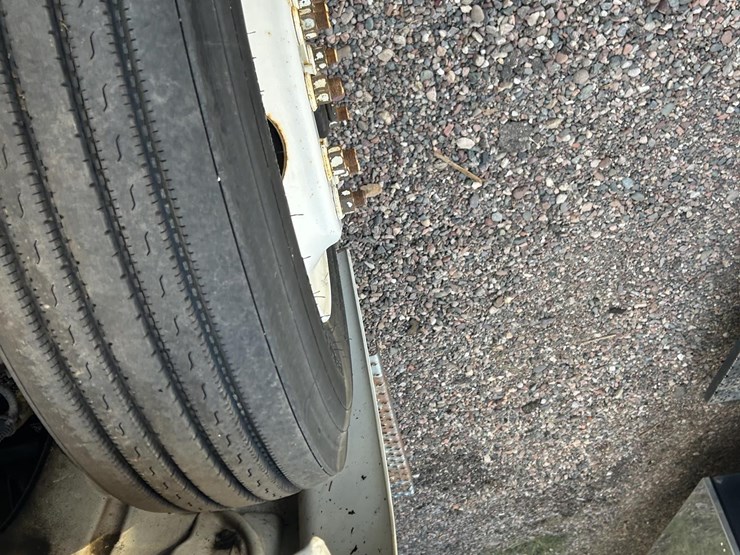 2007-freightliner-business-class-m2-106-image-63