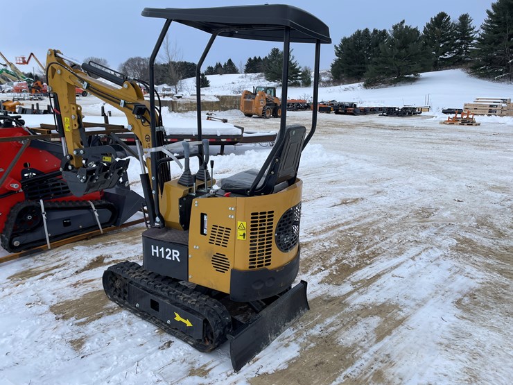 #205-•-new-cfg-industrial-mini-excavator-image-7