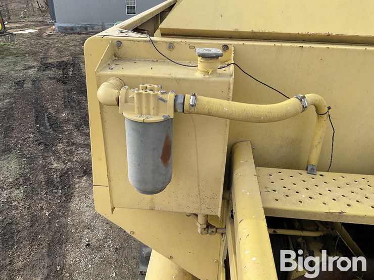 1982-new-holland-tr75-image-19