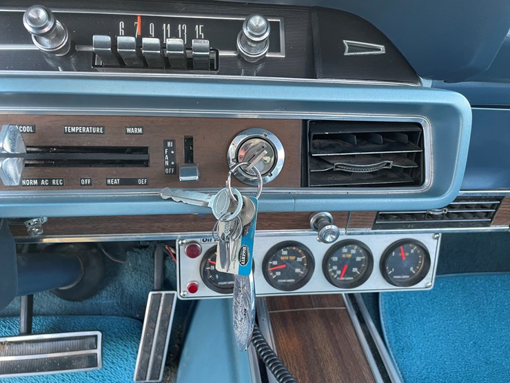 1966-ford-500-image-32