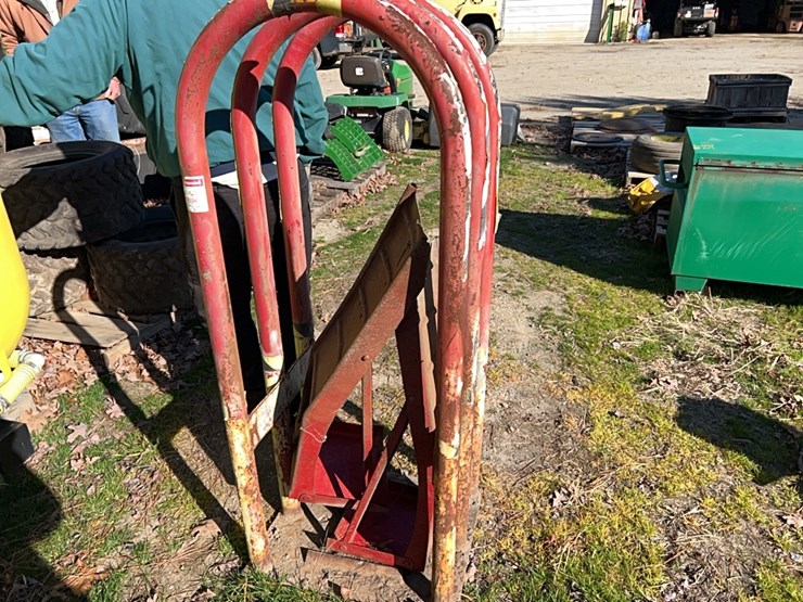 tire-rack-and-ramps;-located-at-7241-roxbury-rd,-charles-city,-va,-please-call-804.837.9940-or-804.651.4404-with-questions-image-1