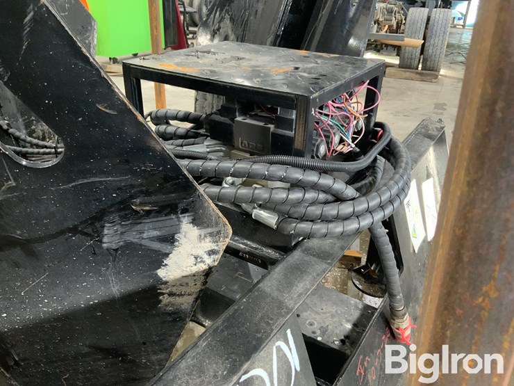 2025-giyi-gy-td27-skid-steer-tree-digger-image-12