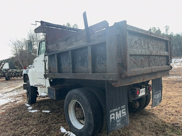 1982-ford-8000-image-29