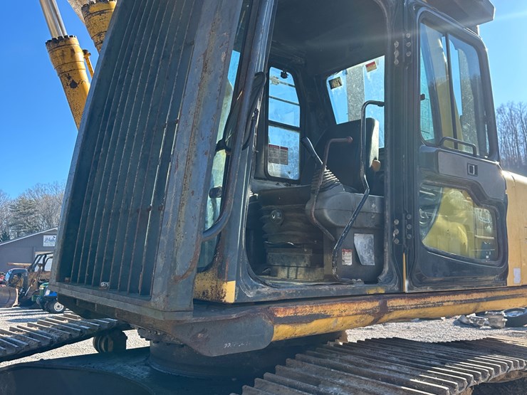 komatsu-pc250-lc-image-17
