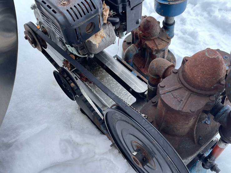 #3523-•-gas-powered-predator-motor-and-surge-vacuum-pump-image-17