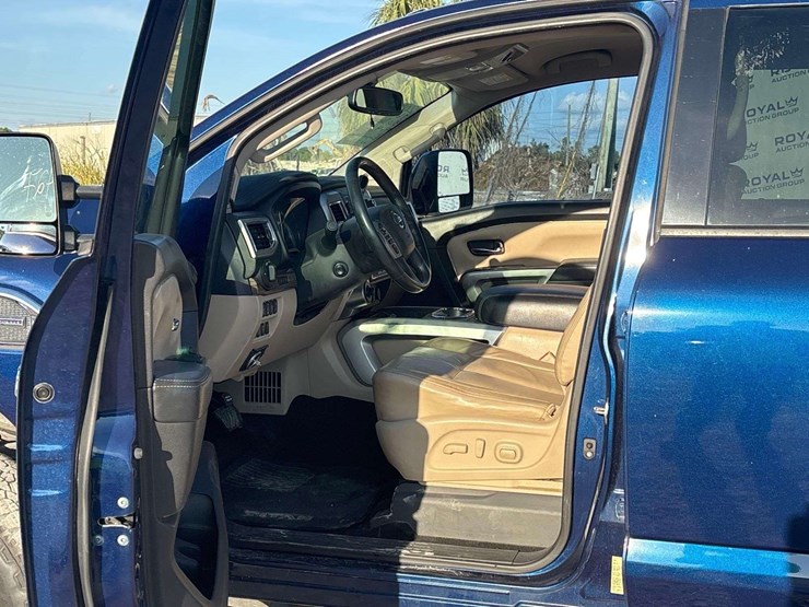 2016-nissan-titan-image-9