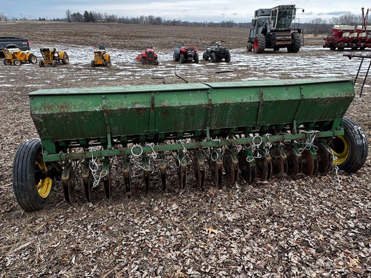 vintage-10'-grain-drill-on-rubber-image-9