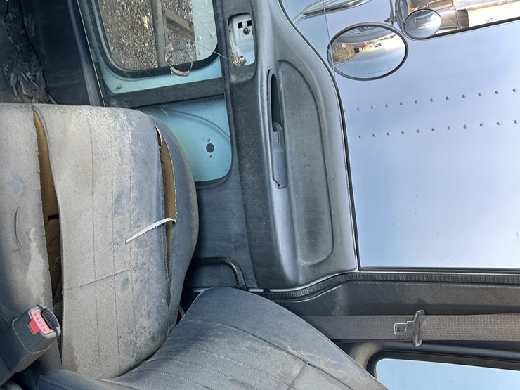 1998-isuzu-ftr-image-48