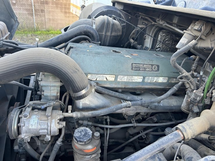 1999-volvo-vnl64t770-image-29