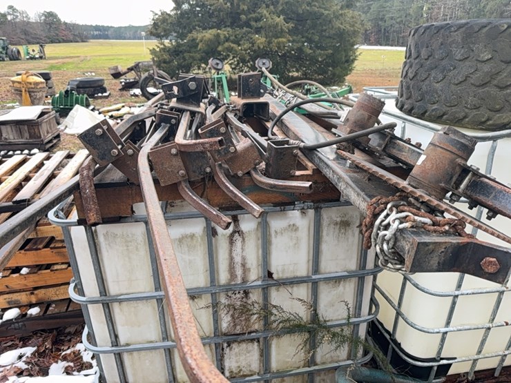 corn-reel,-6-row-hydraulic;-located-at-7241-roxbury-rd,-charles-city,-va,-please-call-804.837.9940-or-804.651.4404-with-questions-image-7